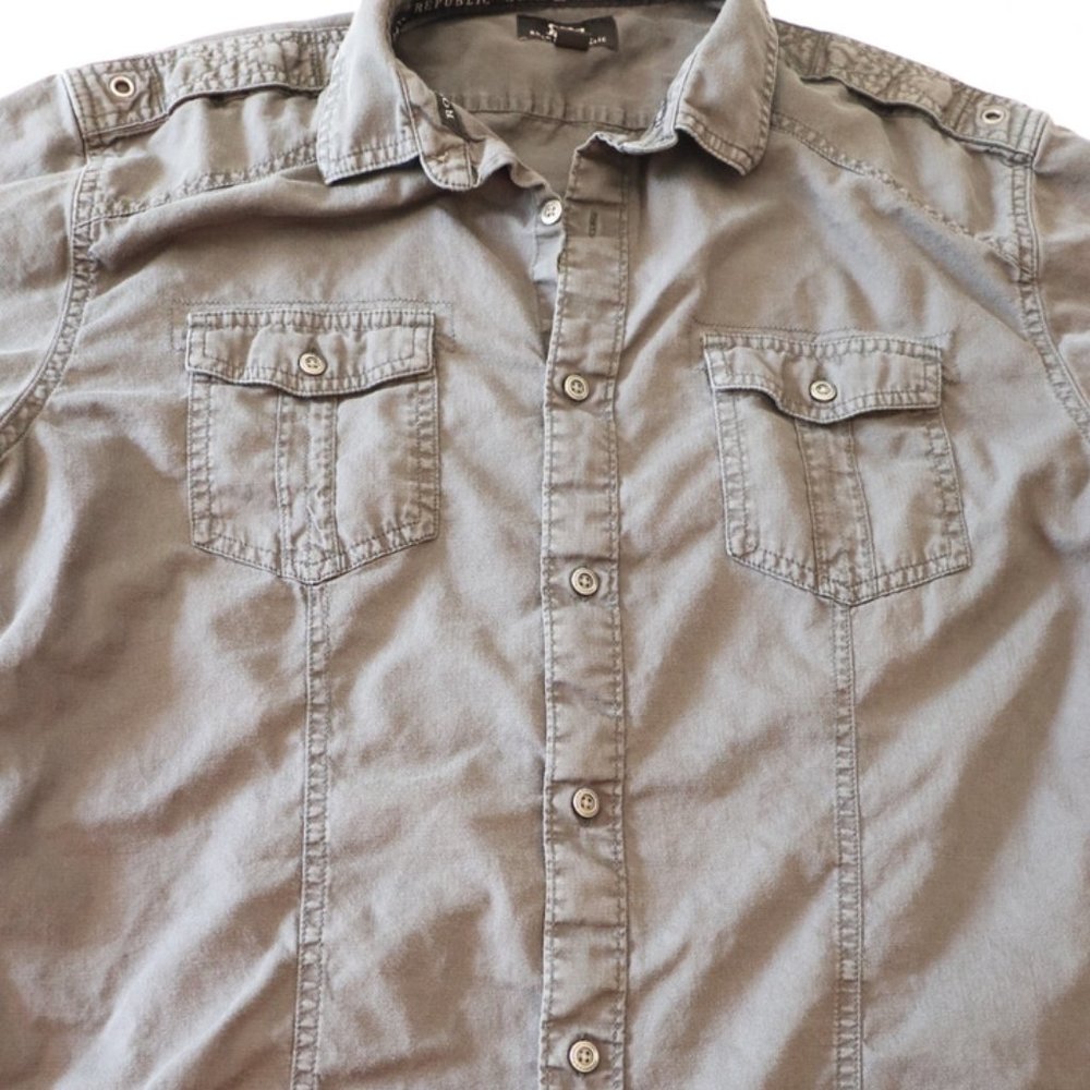 Rock & Republic Short Sleeve Button Down Shirt Gray Size L - Picture 2 of 5
